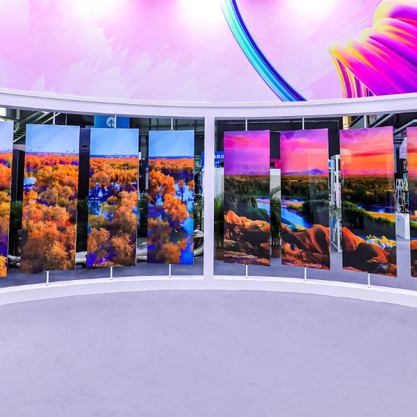 HP-Indigo-Print-China-2023-PMG-2.jpg Curved display of landscape images printed using HP Indigo Print 15K Digital Press.