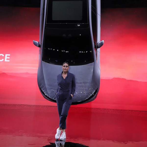 Mercedes-Benz-EQS-launch-India-PMG-3.jpg Kareena Kapoor Khan in her sustainable Kriti Tula ensemble poses in front of the Mercedes-Benz EQS.